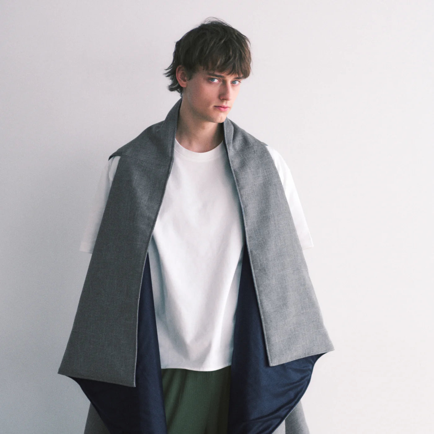 "着れる"ブランケット/Wearable Blanket -gilet-