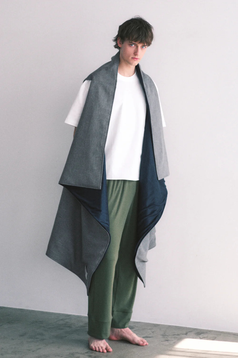 "着れる"ブランケット/Wearable Blanket -gilet-